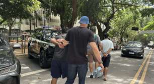 Policiais fantasiados da turma do Chaves prendem cinco pessoas em blocos no Centro de São Paulo