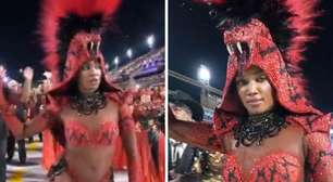 Iza recebe críticas após 'economizar' no samba em desfile: 'Só mostrou ela andando'