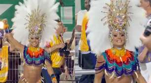 Viviane Araujo samba como rainha de bateria da Mancha Verde; veja o momento