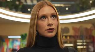 Novo rosto? Marina Ruy Barbosa surge diferente na Sapucaí e web reage: 'Não reconheci'