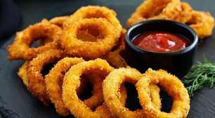 O segredo para uma cebola empanada supercrocante