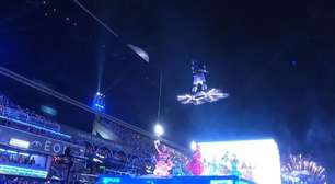 Anac notifica Portela e Liesa por utilização de drone tripulado em desfile no Rio