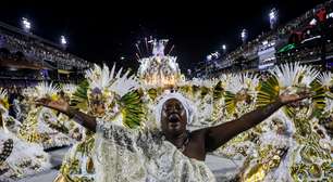 Veja fotos da Beija-Flor de Nilópolis no 2º dia de desfiles na Sapucaí, no Rio de Janeiro