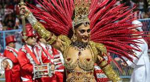 Juliana Paes usa fantasia de grife que levou 250 horas para ficar pronta