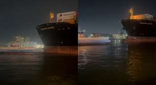 'Vai bater': vídeo mostra o momento que navio colide com balsas no Porto de Santos