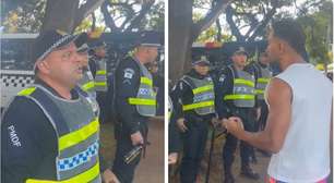 Policial joga spray de pimenta no rosto de deputado em bloco de carnaval do DF