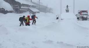 Avalanche deixa nove esquiadores desaparecidos nos EUA