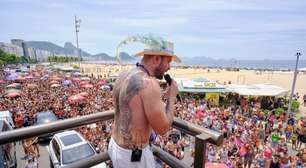 Atraso, show curto e revolta do público: bloco de Diogo Nogueira decepciona foliões em Copacabana