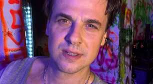 Ex-galã de 'Malhação' vende bebidas por mais de 12 horas no Carnaval do Rio; veja