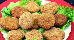 Nuggets de frango caseiros deliciosos, crocantes por fora e muito suculentos por dentro