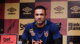 Com aval de Roger Silva, atacante sem espaço deve deixar o Sport nos próximos dias