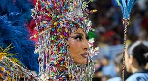 Veja fotos da Sabrina Sato desfilando pela Unidos de Vila Isabel na Sapucaí, no Rio de Janeiro