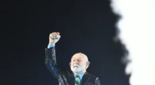 Lula é rebaixado na Sapucaí e oposição ironiza resultado