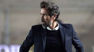 Atlético-MG abre negociações com técnico do Estudiantes