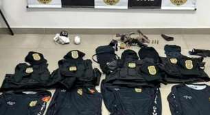 Carro ligado a homicídio em Atlântida Sul é encontrado com armas e material falso da polícia