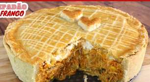 Empadão de frango cremoso, com uma massa que derrete na boca e um recheio suculento