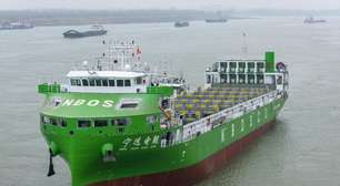 China lança megabarco elétrico de 10.000 toneladas que desafia as regras do transporte marítimo