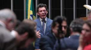 Fim da escala 6×1: setores da indústria e comércio apoiam proposta mais branda na Câmara