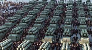 Kim apresenta lançador múltiplo de mísseis do qual 'nem Deus pode salvar'