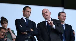 Presidentes da Fifa e Uefa são acusados por suposto crime de guerra