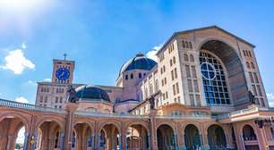 A cidade do interior de SP, situada a 542 metros de altitude, possui o maior santuário mariano do mundo localizado no Vale do Paraíba