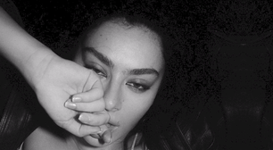 Trilha de Charli XCX impulsiona filme e movimenta bilhões de views