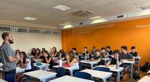 Saúde mental de adolescentes desafia escolas na era digital em Porto Alegre