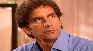 Ex-galã de 'O Clone' impressiona com novo corte de cabelo em flagra; veja