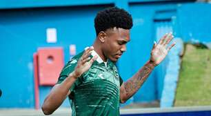 Goiás tem jogador expulso e cede empate na semifinal do Campeonato Goiano