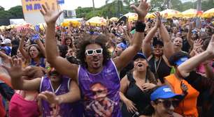 Bloco 'Vem com o Gigante' de Leo Santana agita foliões no carnaval paulista neste domingo