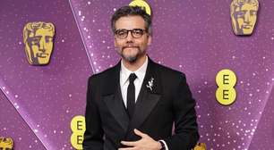 Bafta 2026: Wagner Moura aparece no tapete vermelho ao lado de equipe de 'O Agente Secreto'