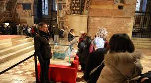 Restos mortais de São Francisco receberam 1,5 mil visitas por hora em 1º dia