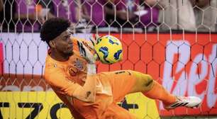 Hugo Souza brilha e Corinthians avança no Paulistão