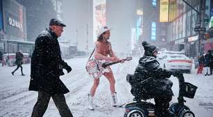 'Cowboy Nu' de NY enfrenta nevasca histórica apenas de sunga, chapéu e botas