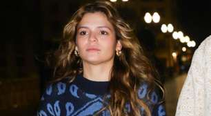 Irmã de Bruna Marquezine corta camiseta e exibe sutiã em evento: 'Afff'