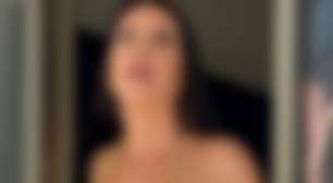 Influenciadora 60+ descobre que vizinho criticava e consumia seu conteúdo simultaneamente