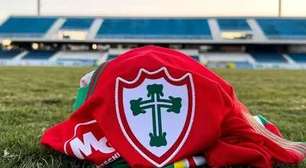 Portuguesa anuncia providências após racismo contra Hugo Souza