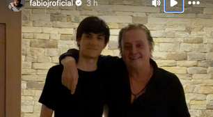 Aos 17 anos, filho caçula de Fábio Jr impressiona por altura em rara aparição; veja foto