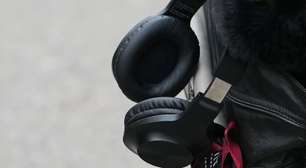 Quase todos os fones de ouvido têm elementos químicos perigosos, aponta estudo