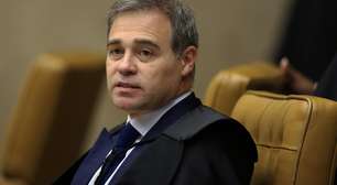 Após assumir caso Master, Mendonça posta frase sobre não se submeter a 'propostas tentadoras'