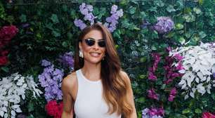 Básica: Juliana Paes elege pantalona e regata brancas em evento