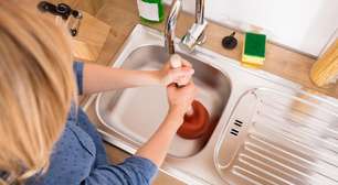 Pia da cozinha entupiu? Veja soluções simples que você pode fazer hoje