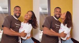 Filho de Tony Salles celebra 30 anos e semelhança impressiona em clique com Scheila Carvalho