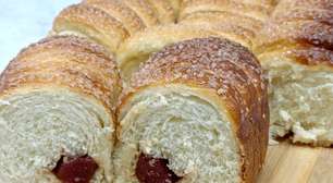 Pão doce com recheio de goiabada com uma massa fofinha e cheirosa, ideal para acompanhar um café