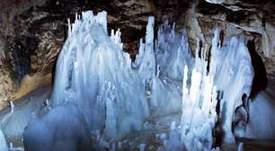 Por que bactéria isolada em gelo de 5 mil anos resiste a antibióticos modernos