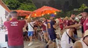 Jogadores do Lanús festejam Recopa diante do Flamengo com torcedores nas ruas do Rio