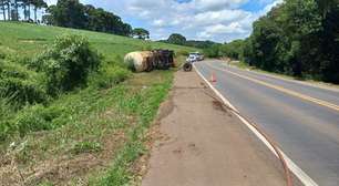 Caminhão com biodiesel tomba na BR-285 e mobiliza forças de segurança em Lagoa Vermelha