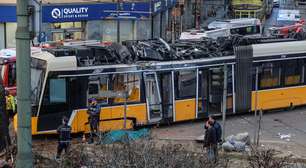 Acidente com bonde em Milão deixa ao menos 2 mortos e dezenas de feridos