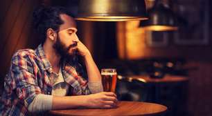 Saudade do ex? Veja os signos que mais mandam mensagem depois de beber