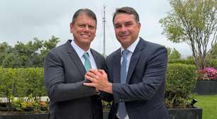 Flávio Bolsonaro publica foto com Tarcísio: 'vamos fazer história juntos, não só em SP'